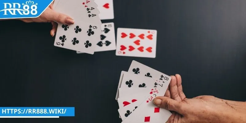 Phỏm là tựa game gây cấn và tạo sự tập trung cao độ khi chơi
